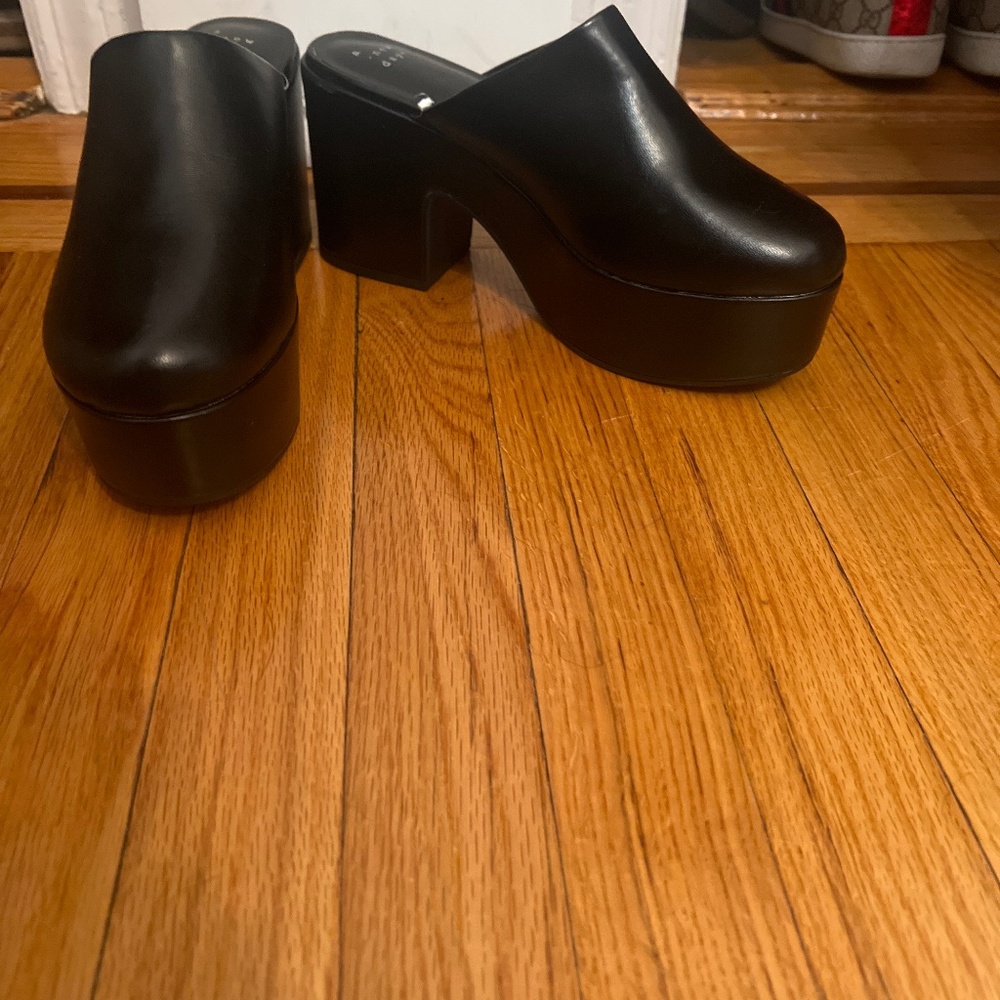 🎯nwt a new day Black Cheyenne platform clog heels